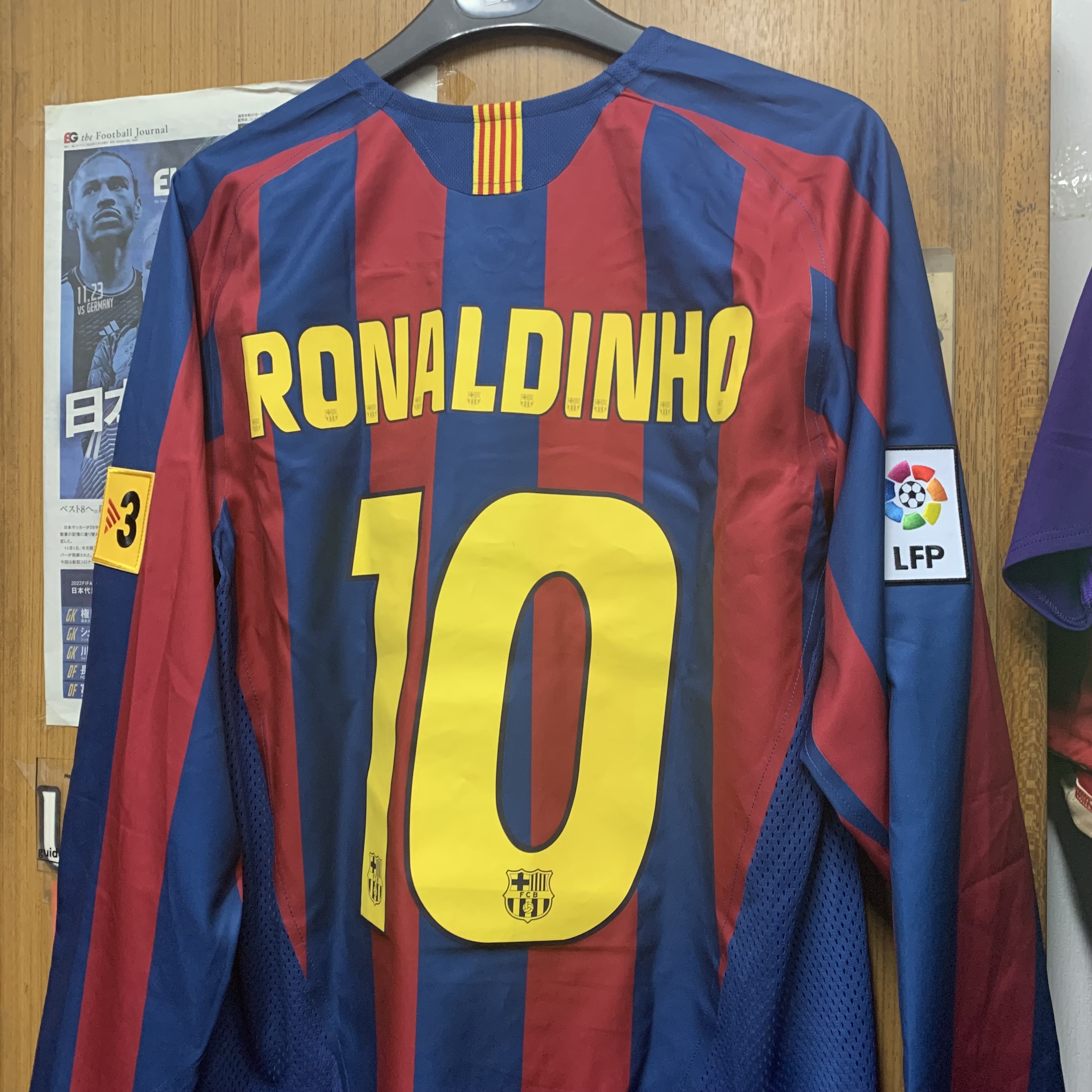 2004 Barcelona Reissue Match LS Shirt with 10 RONALDINHO