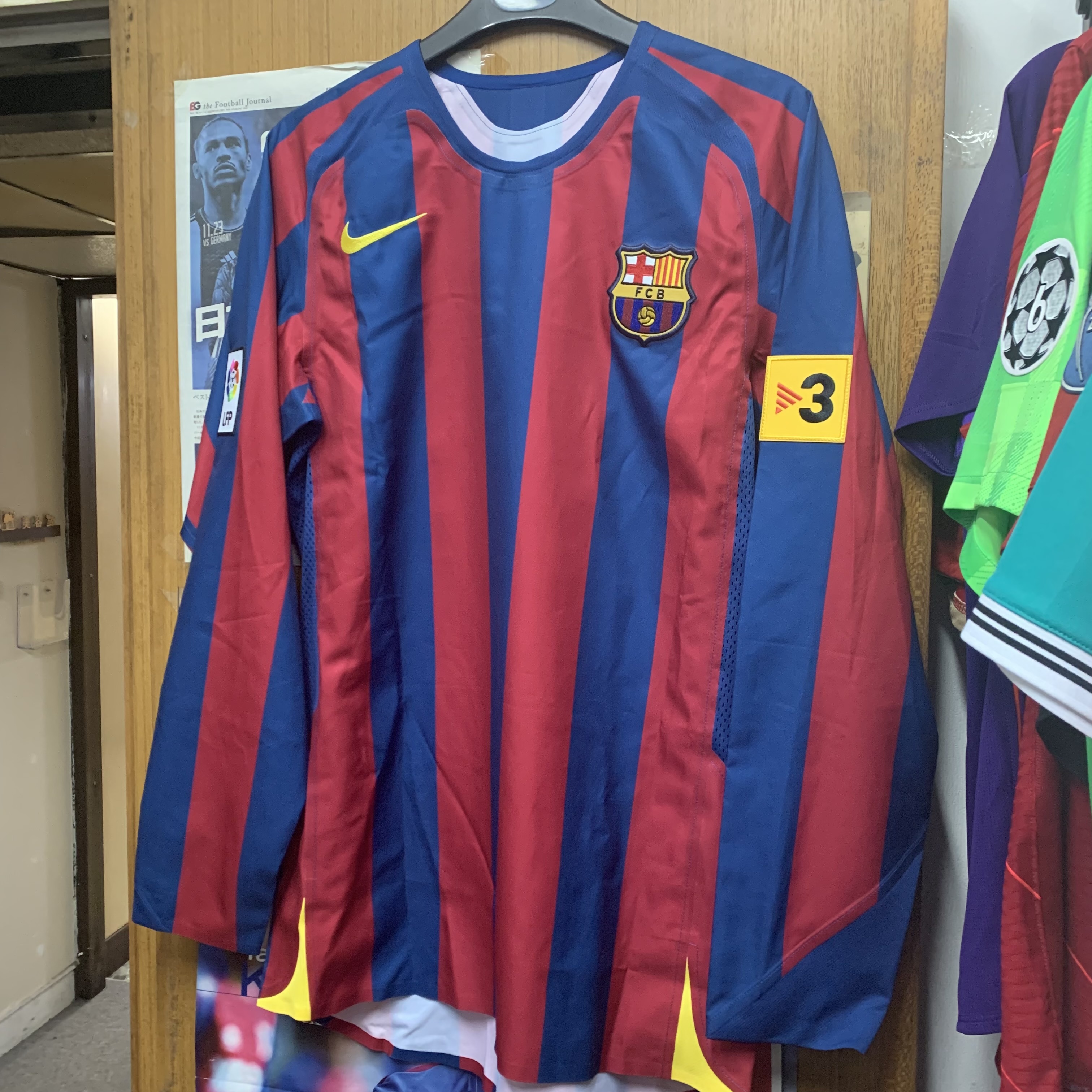 2004 Barcelona Reissue Match LS Shirt with 10 RONALDINHO