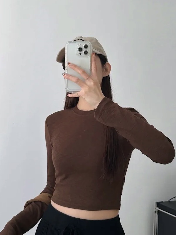 包色款！竹節棉羊絨圓領素面Tee