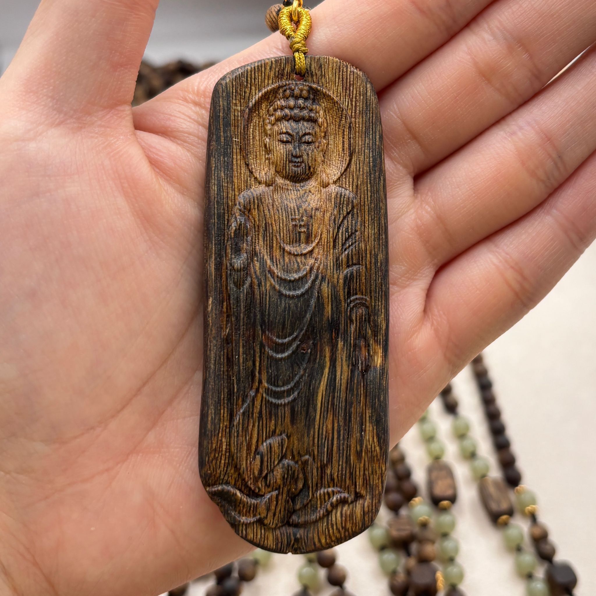 AB260205-S78-黑棋沉香八大守護神雕刻牌吊墜 - 羊、猴：大日如來(一物一證書) （天然沉香形態不一）(已包集體龍虎山開光，4月頭到貨，只限尖沙咀門店自取）