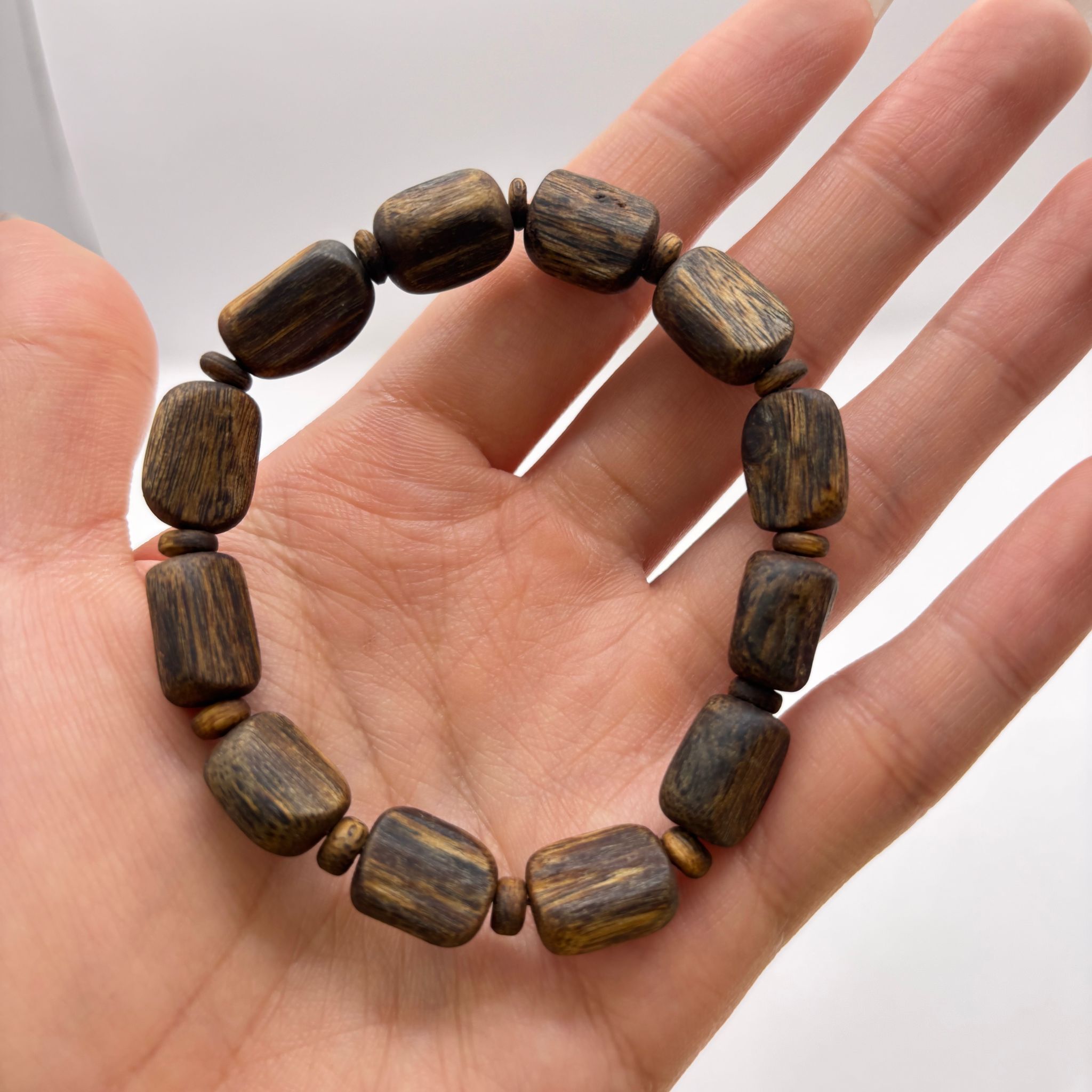 AB260205-S18-沉水浮黑棋沉香素 隨型單圈(一物一證書)(已包集體龍虎山開光，4月頭到貨，只限尖沙咀門店自取）