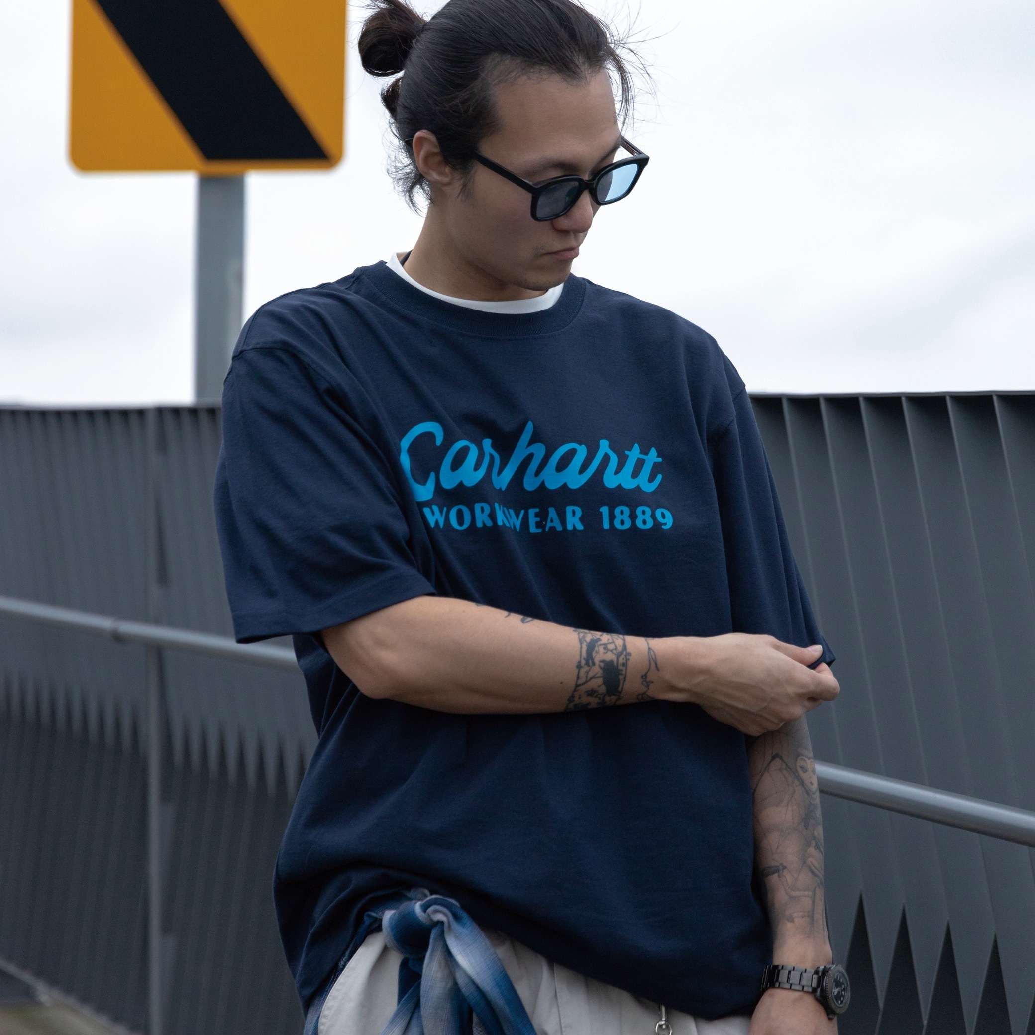 Carhartt - Loose Fit Heavyweight Script Graphic T-Shirt - Navy " 106158  "