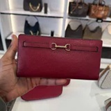 [S] MICHAEL KORS CHERRY 35S5G2ZE3L CARSON LEATHER LG SNAP WALLET, 197853817982 (SMK1382)