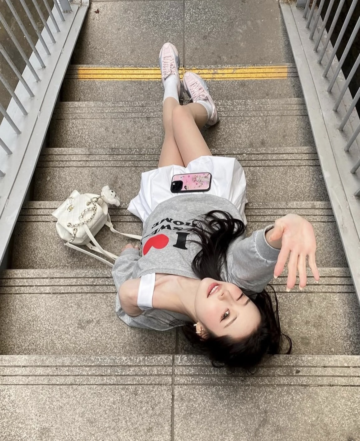 【代購】Nike Shox R4 Barely Rose Metallic Platinum Women's AR3565-600 宋智雅同款