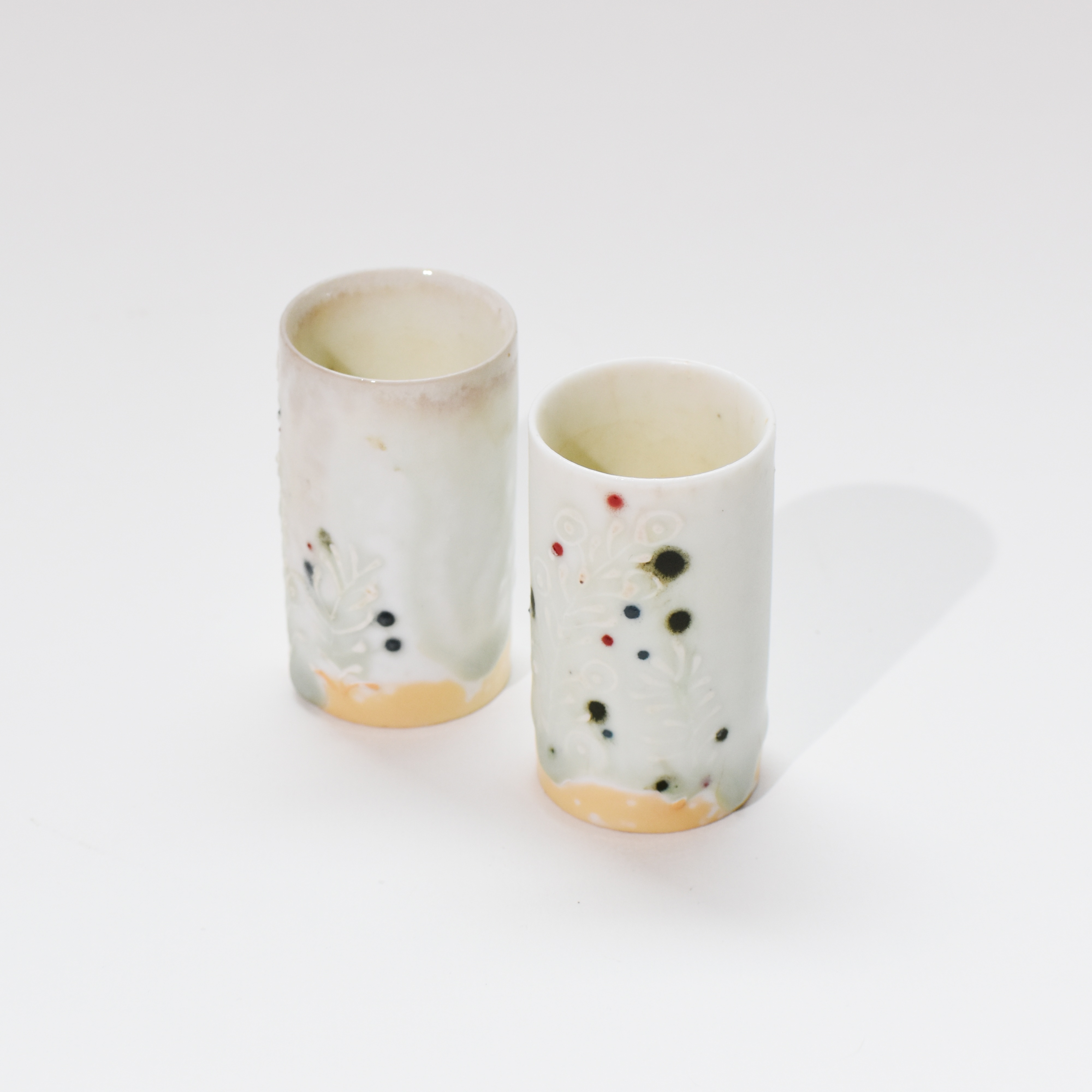 陶藝家 欒波 窯火共生 · 手繪碎花 聞香對杯
