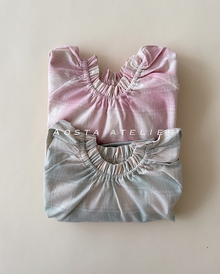 奶霧感抓皺寬鬆上衣