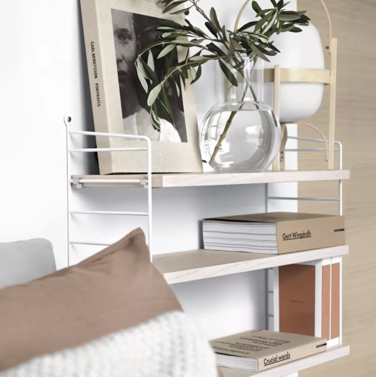 Pocket 壁掛三層架  (白鋼架、梣木 MDF 層板)