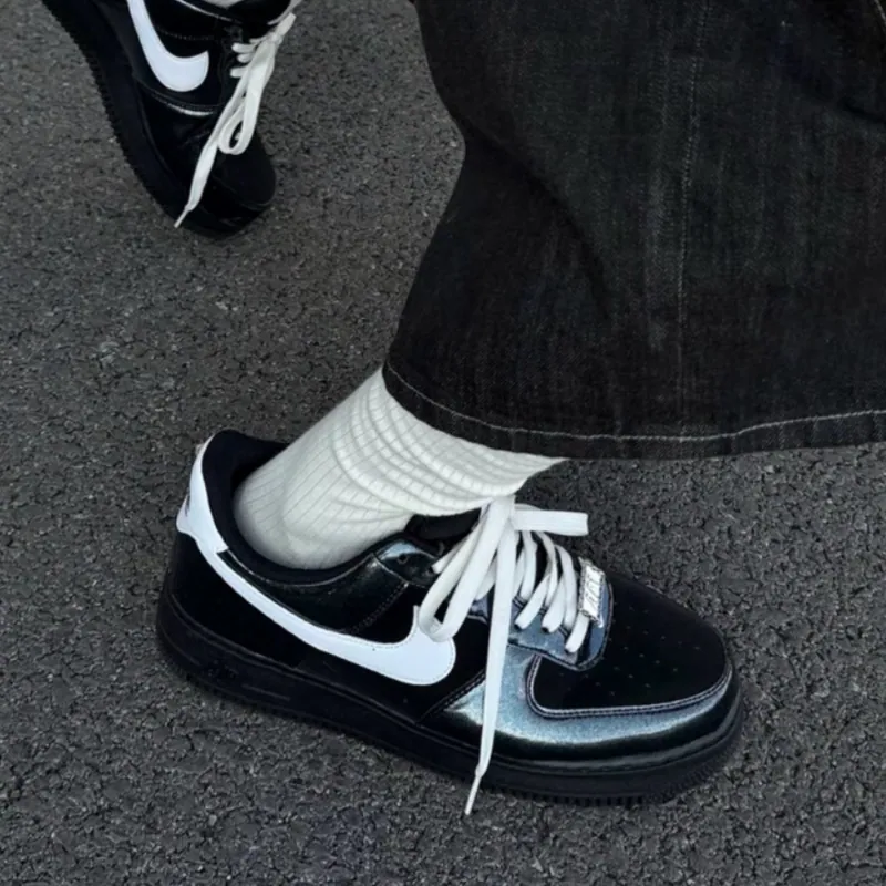 【代購】Nike Air Force 1 Low GLAM ROCK 漆皮拼接黑魂球鞋｜亮面質感 低幫百搭休閒運動鞋 男款｜IB6843-001