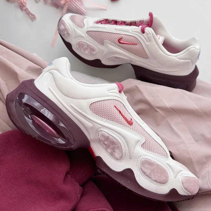 【預購】Nike Air Max Muse 情人節限定 KARINA同款 奶油粉紫拼接氣墊鞋｜天鵝絨愛心設計 舒適緩震休閒鞋 女款｜IQ1152-666
