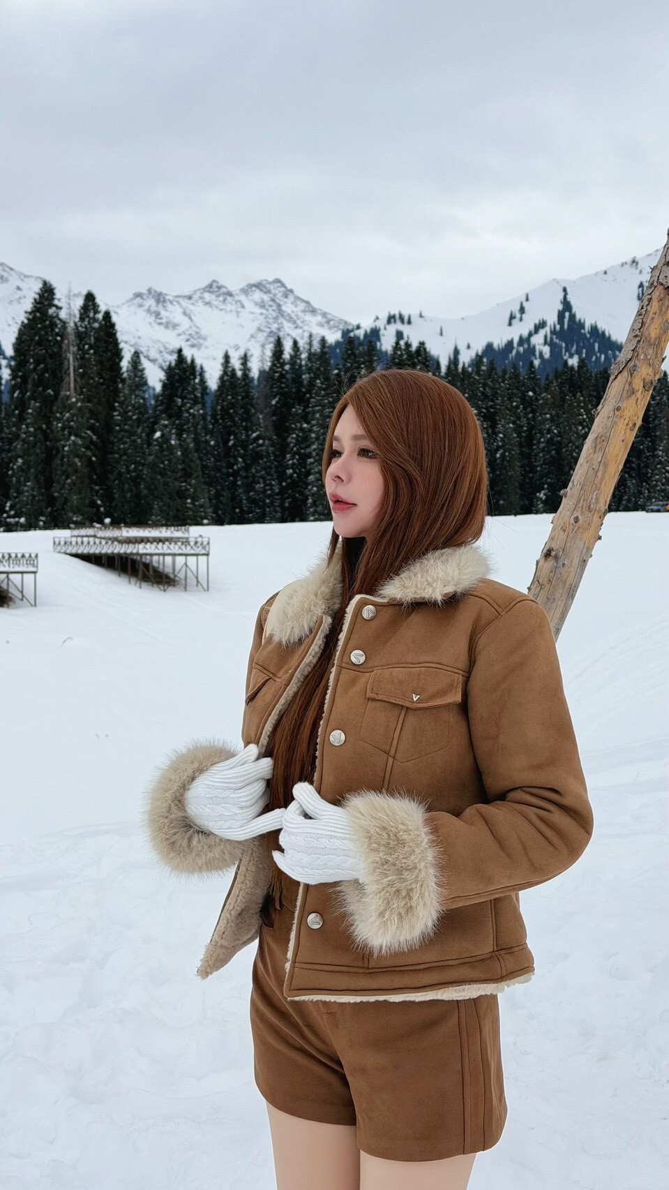 榛果色’Hazelnut—羊羔毛麂皮外