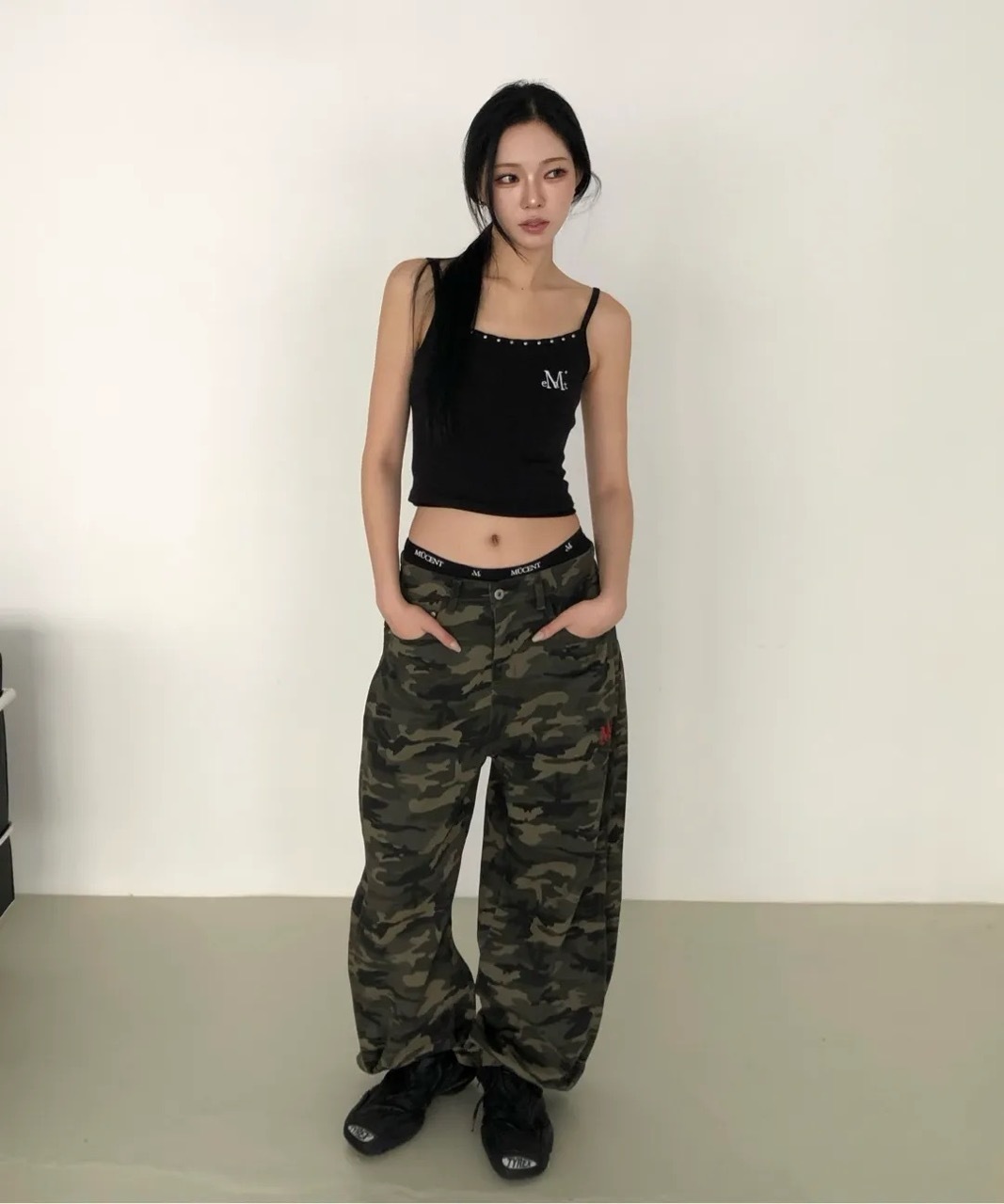 韓國限定🇰🇷 MUCENT CARV SIDE PINTUCK CAMO WIDE COTTON PANTS 軍綠 迷彩工裝褲 闊腿褲 長褲 男女 / 預購