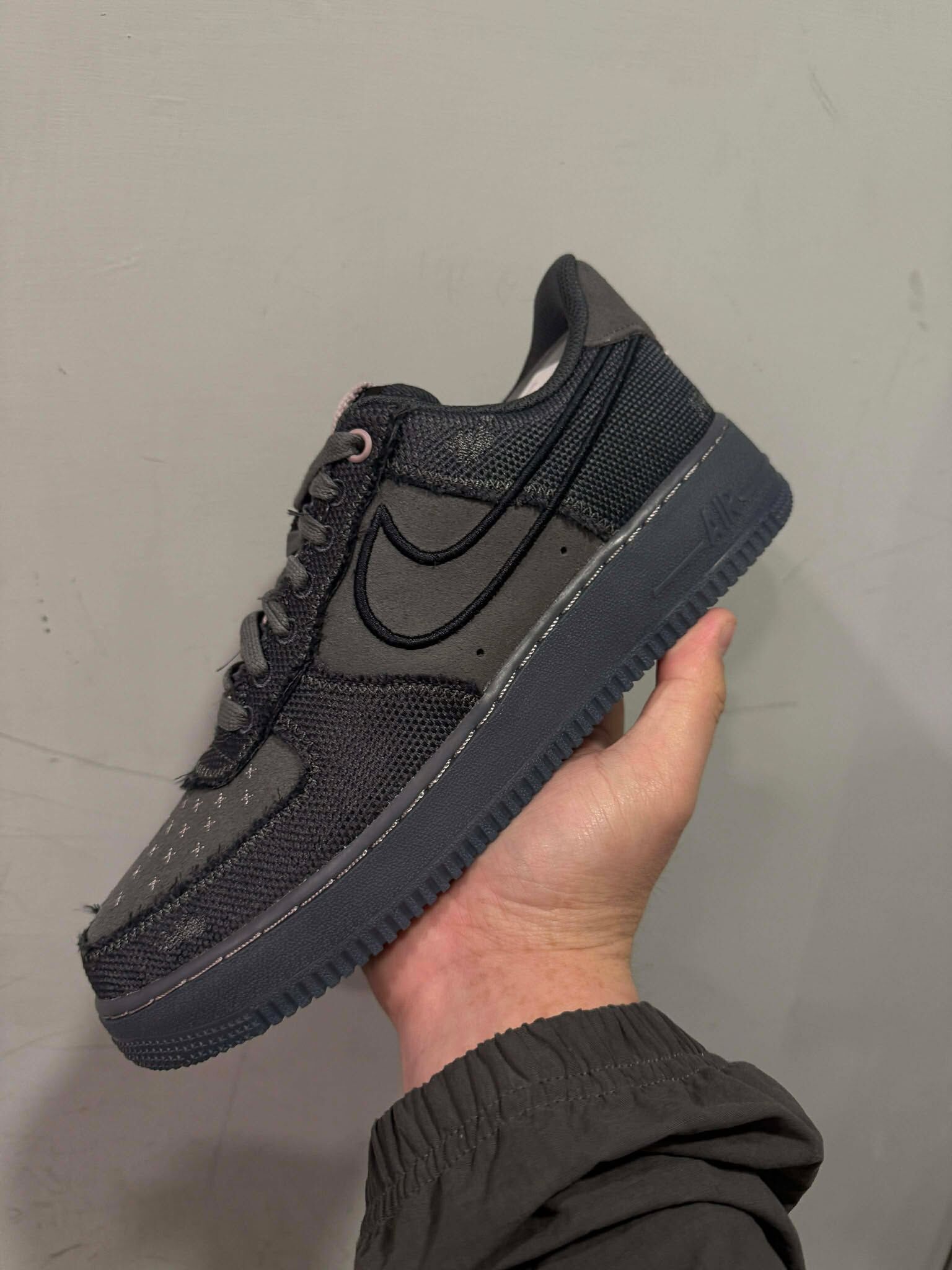 Nike Air Force 1 黑灰 冰底 撕裂 IQ0614-060