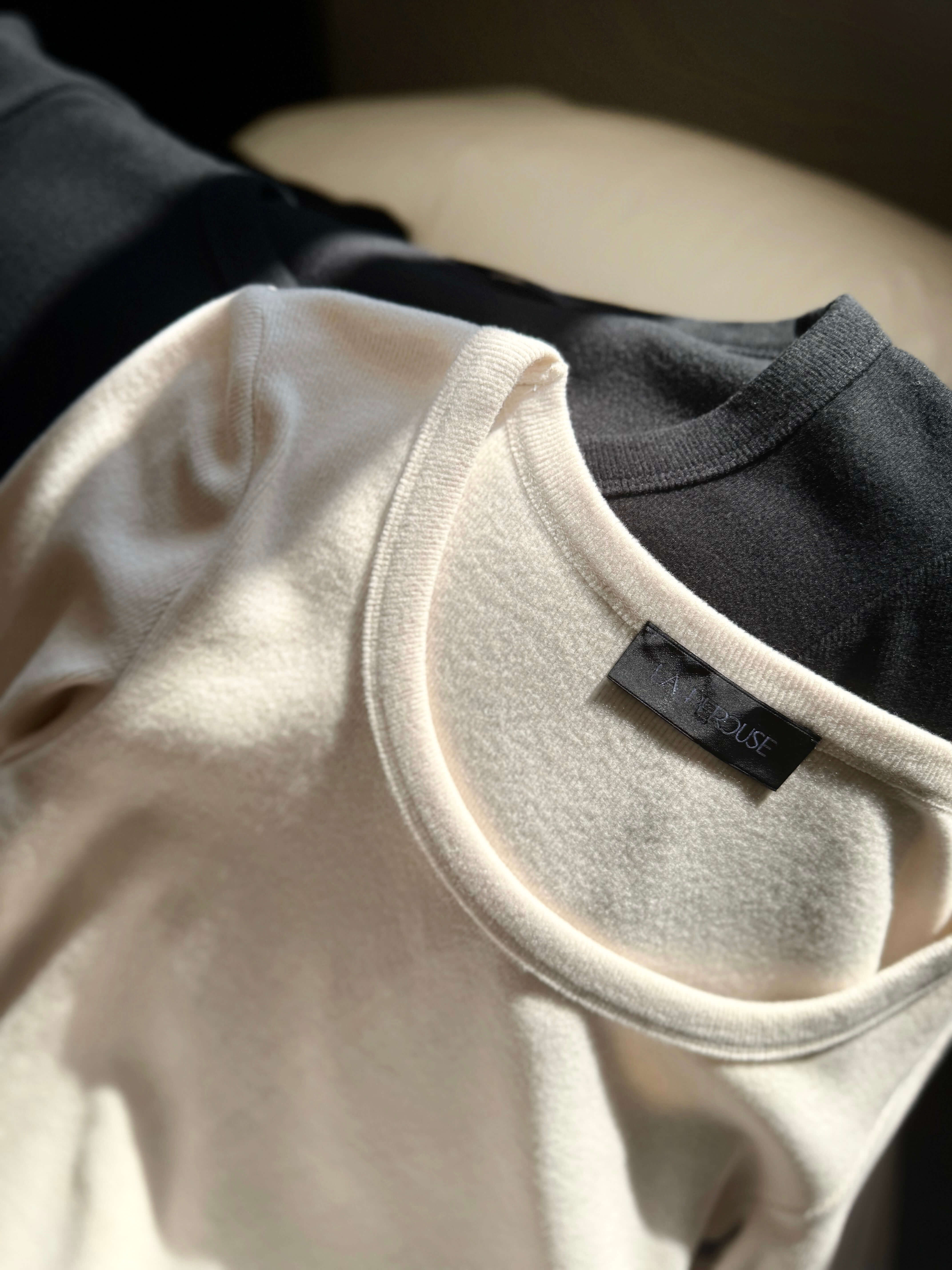 Scoop Neck Slim Fit Fleece Top_TP262L12