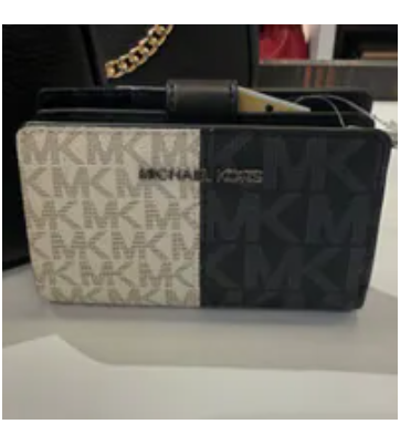 [S] MICHAEL KORS BLACK MULTI 35F4STVF6B JET SET TRAVEL MD BIFLD ZP CN WLLET, 197853804791 (SMK1403)