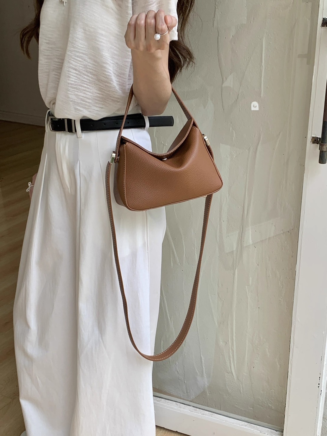 法式簡約風 荔枝紋真皮翻蓋兩用包