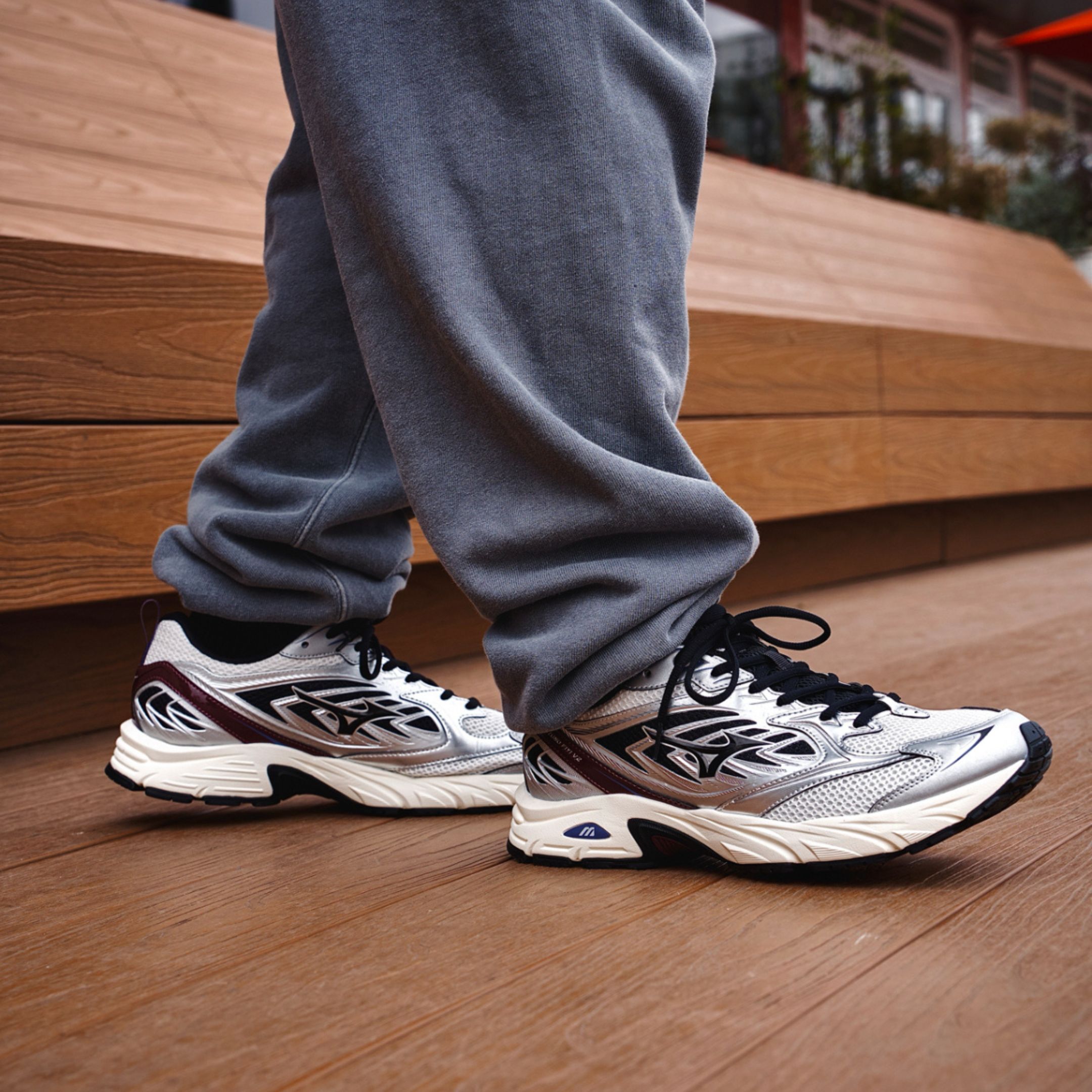 NICEDAY 代購 Mizuno FIYI V2 銀 米白銀 復古 機能 米白 銀黑 慢跑 D1GH241515