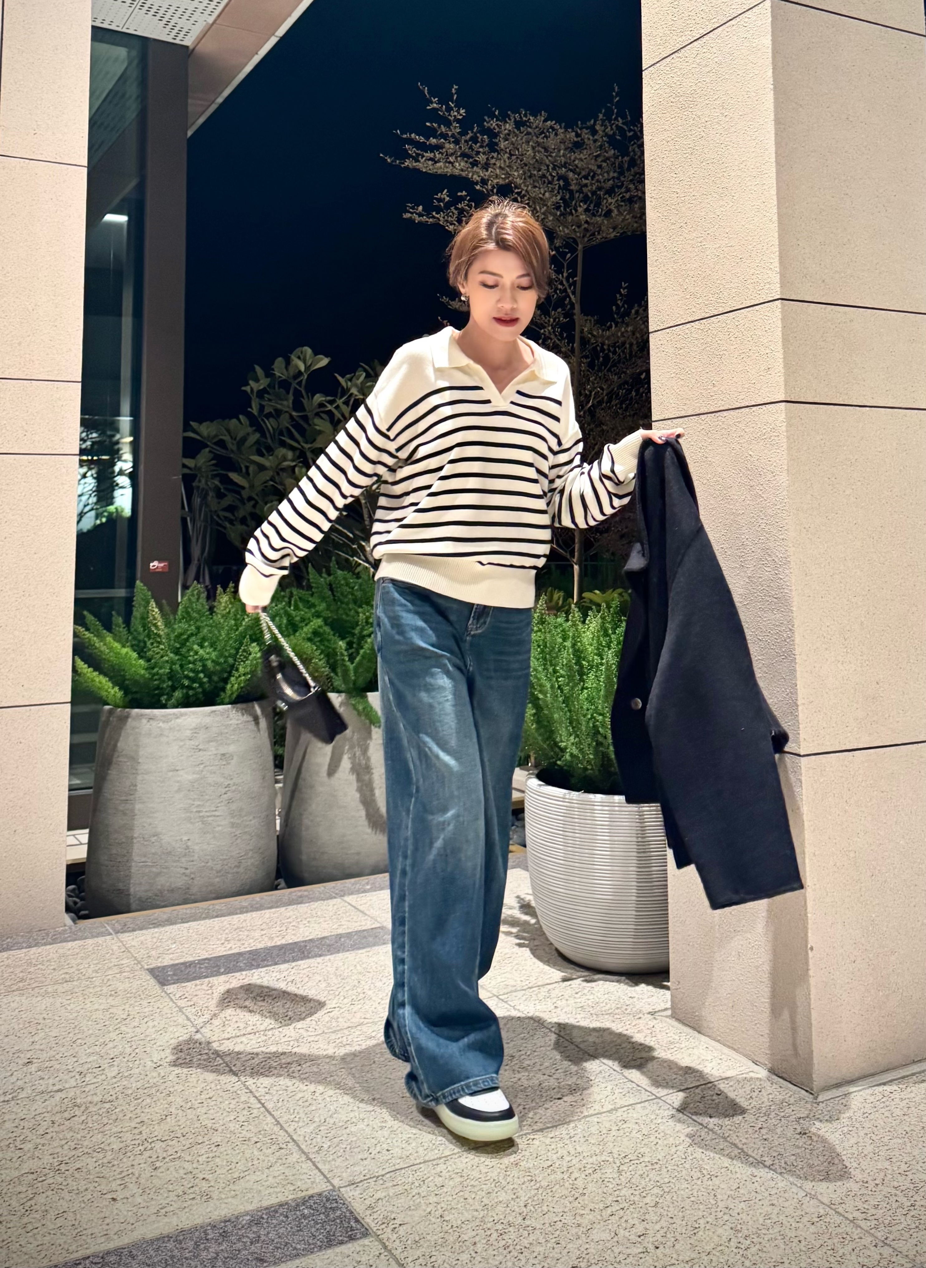 Contrast Stripe Polo Knit Sweater_KN251L08