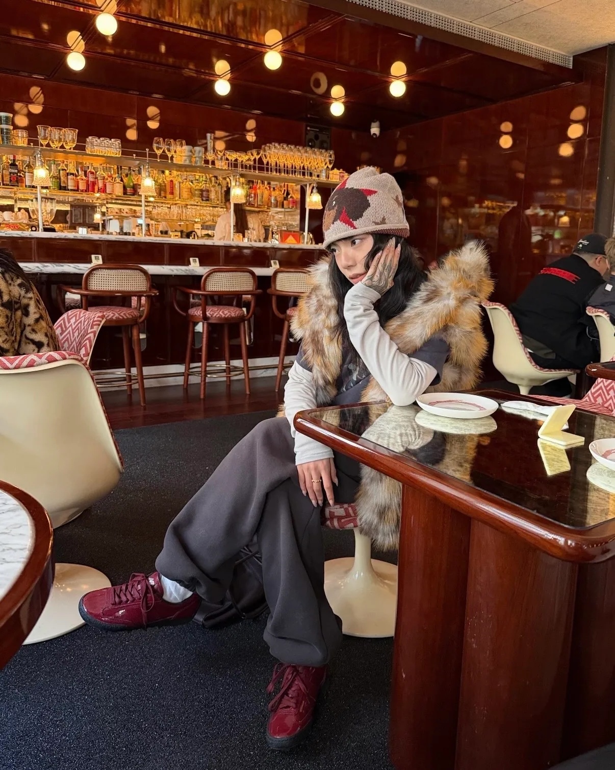 NEW BALANCE GATOR RUN 亮面漆皮薄底鞋 勃根地紅