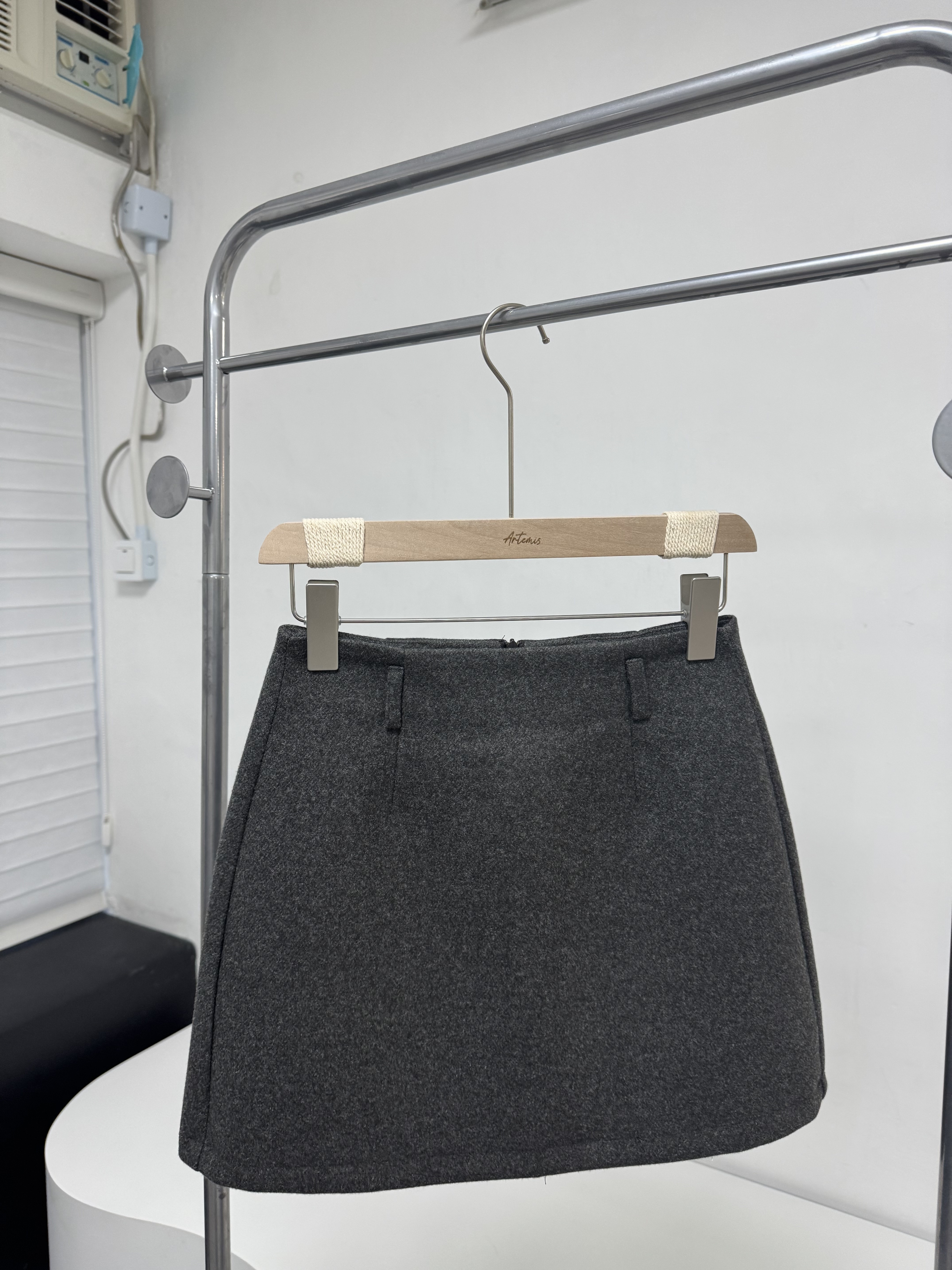 簡約風淺灰挺身絨面短裙🩶