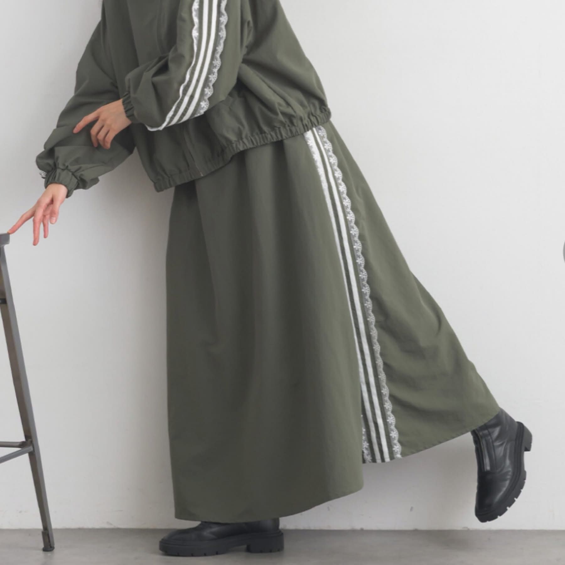 【預購】JN020706 蕾絲拼接三線休閒長裙