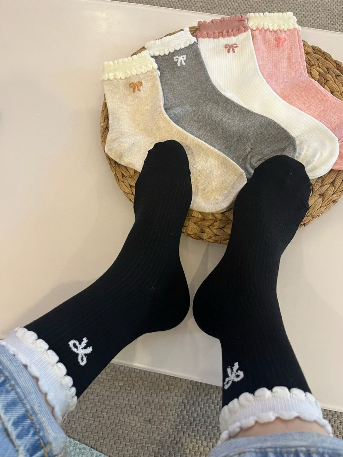 vivid 芭蕾風木耳邊中筒襪(特)