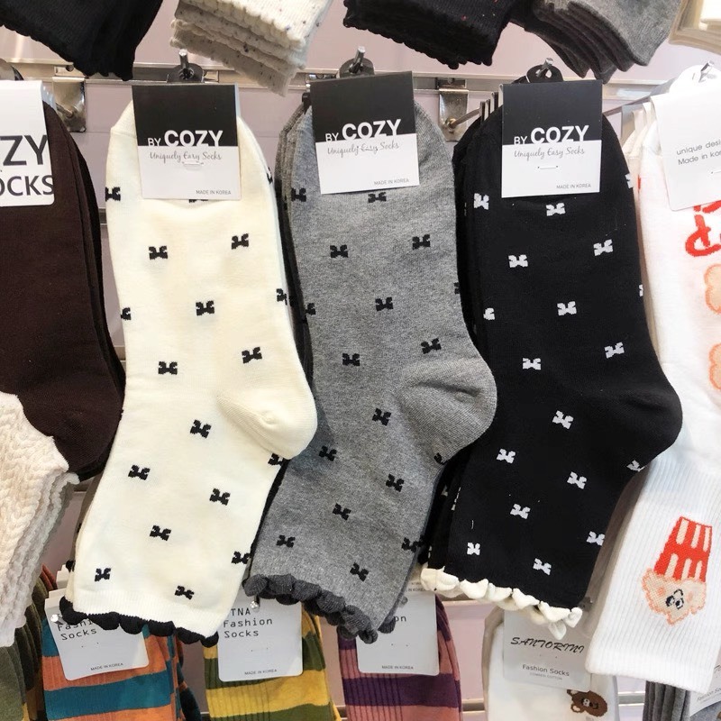 COZY 滿版蝴蝶結中筒襪(特)