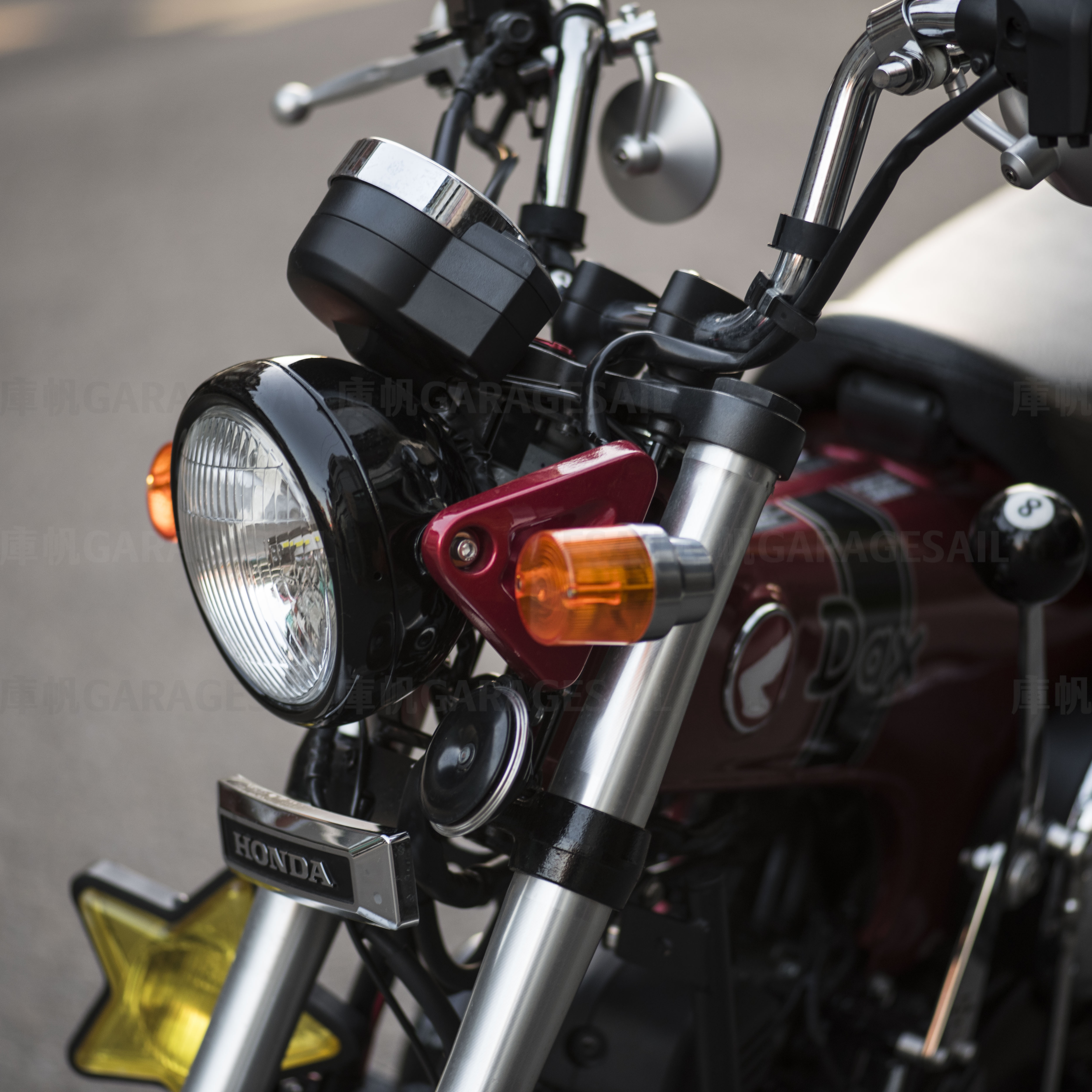 本田 DAX 125專用 5.75吋圓 大燈 套件 - 黑