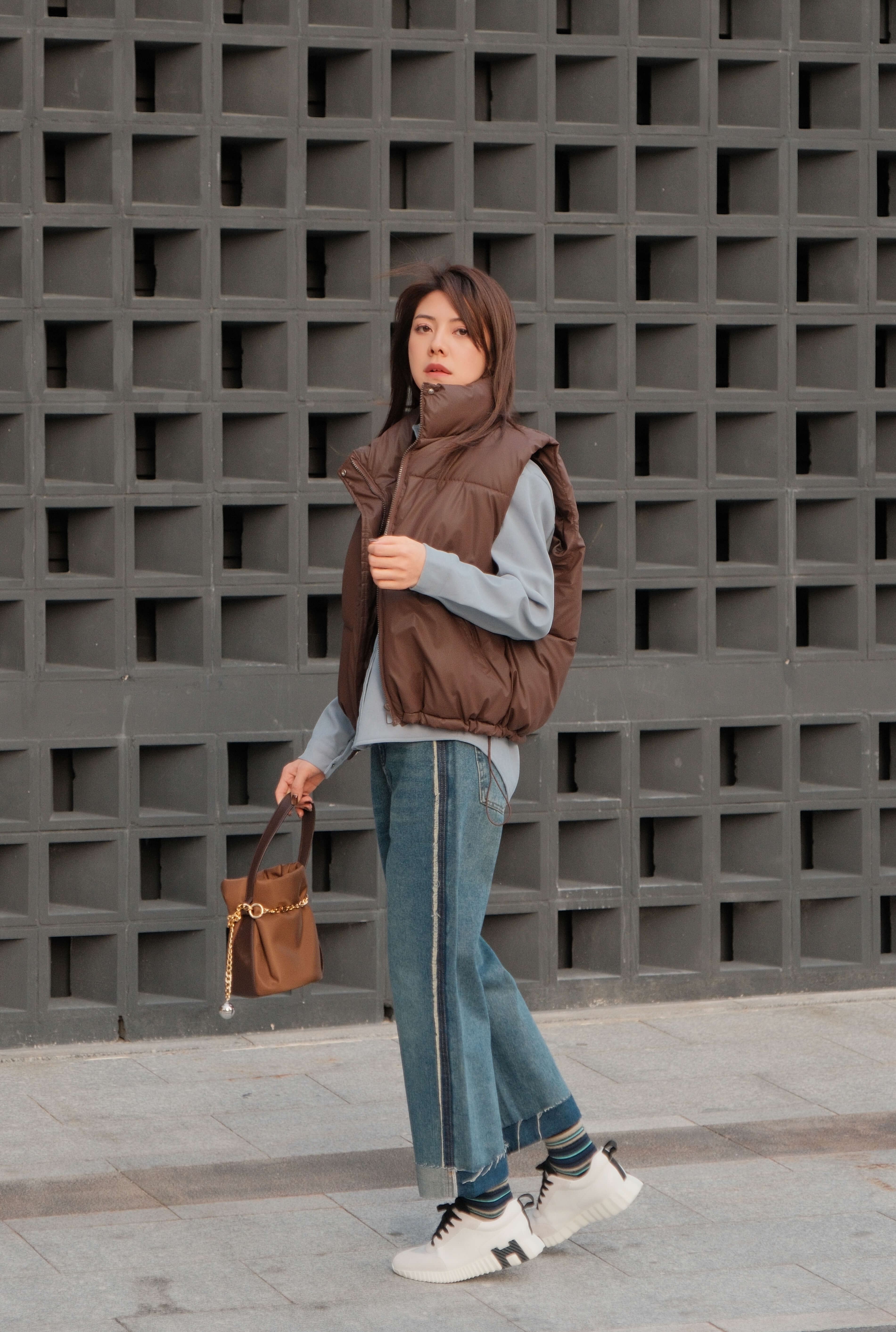 Bicolor Side Seam Cropped Jeans_JE244L11