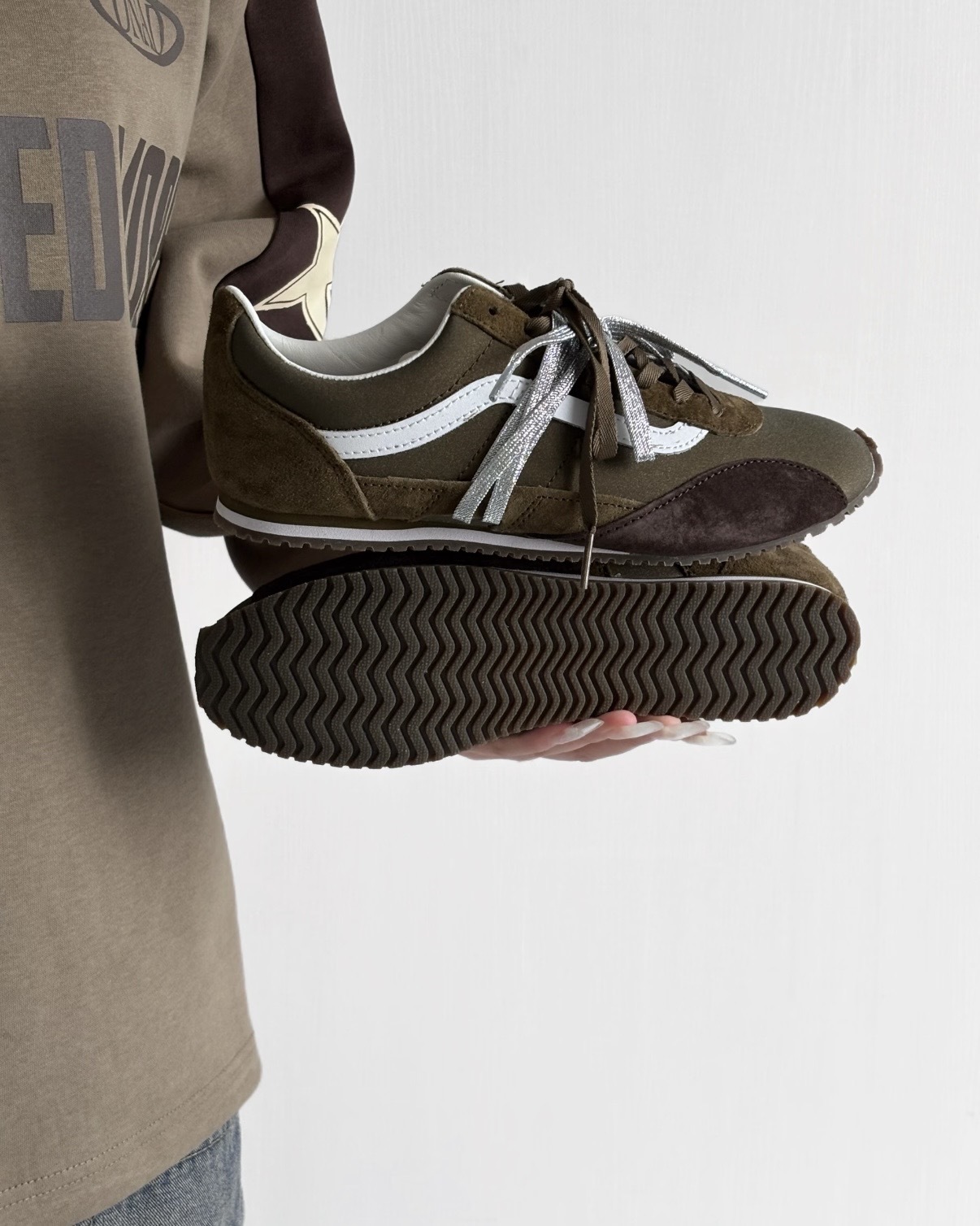 VANS PREMIUMSUPER LOWPRO TRAINER 薄底鞋 德訓鞋 橄欖綠 棕綠 銀蔥 銀色 解構 雙鞋帶 男女鞋 VN000EHQOLV / 預購