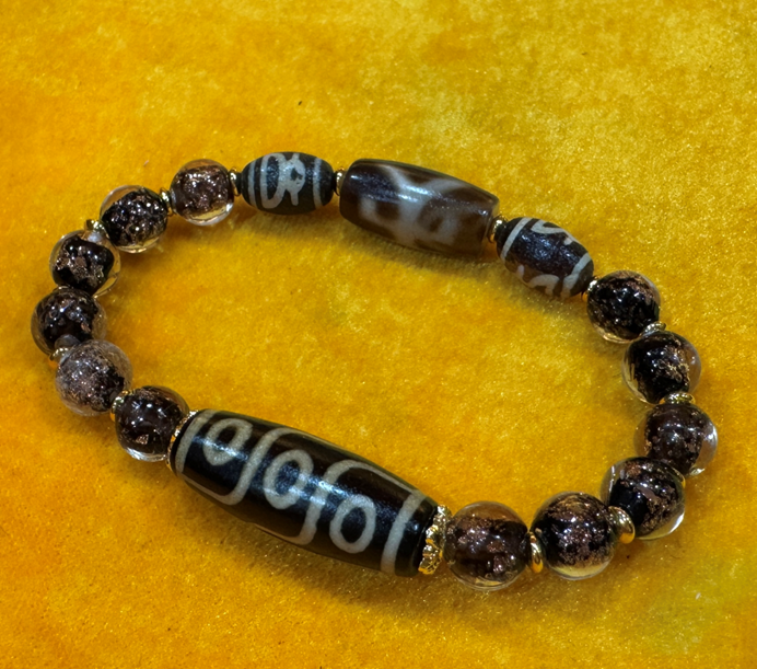 VE025 暗金九眼扁珠貴人手串