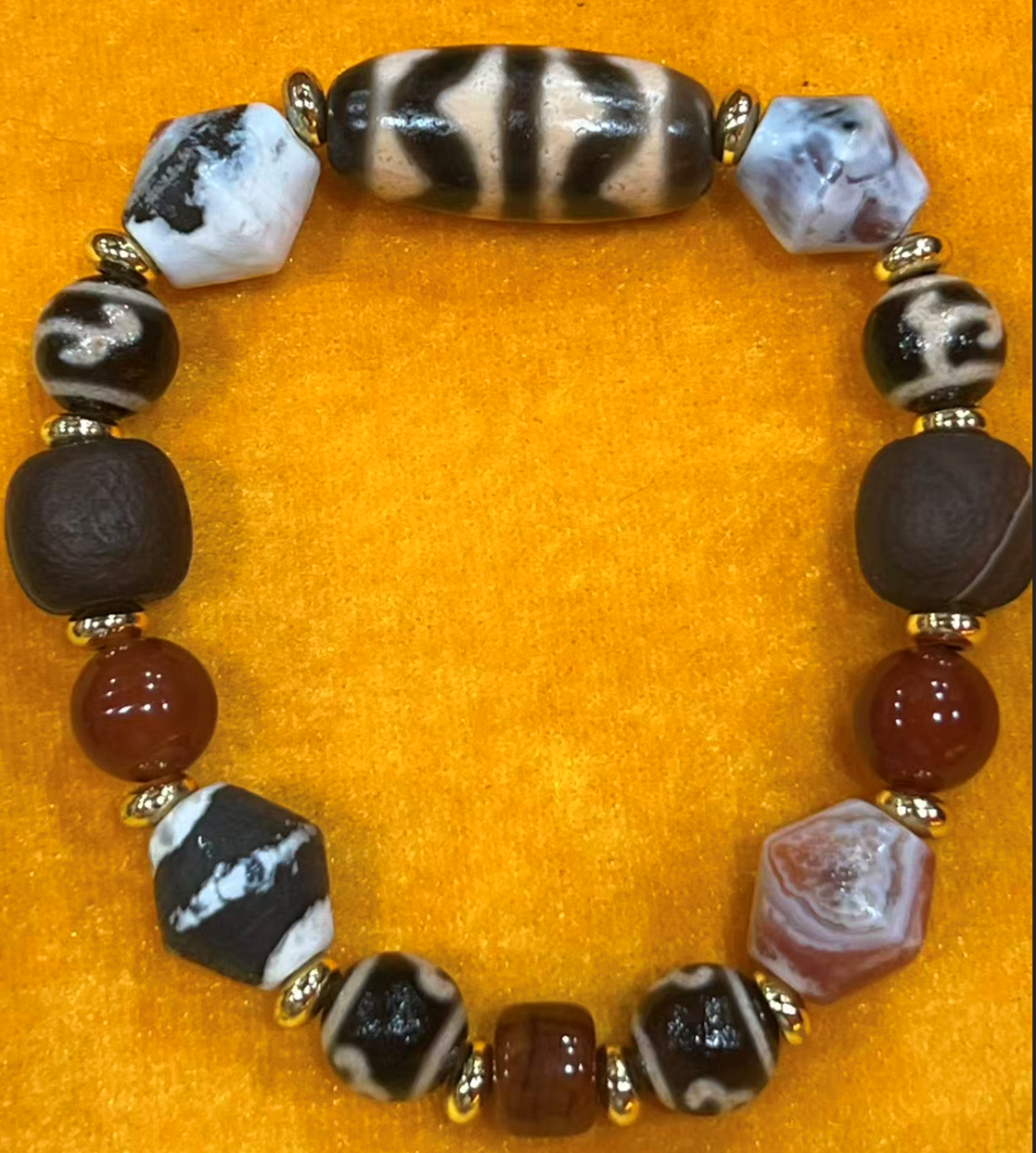 VE027 雙虎牙多寶手串