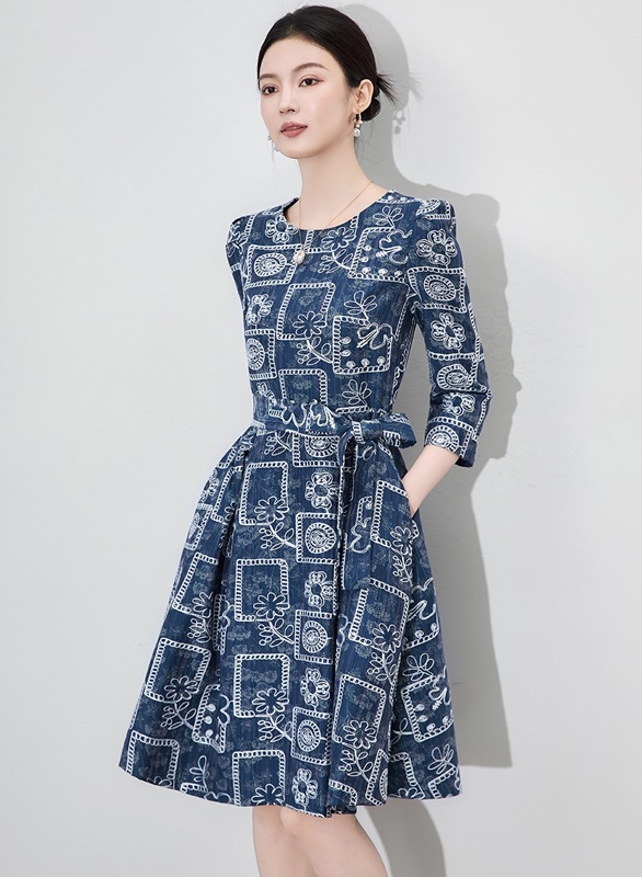 藍染繡花七分袖洋裝 藍色