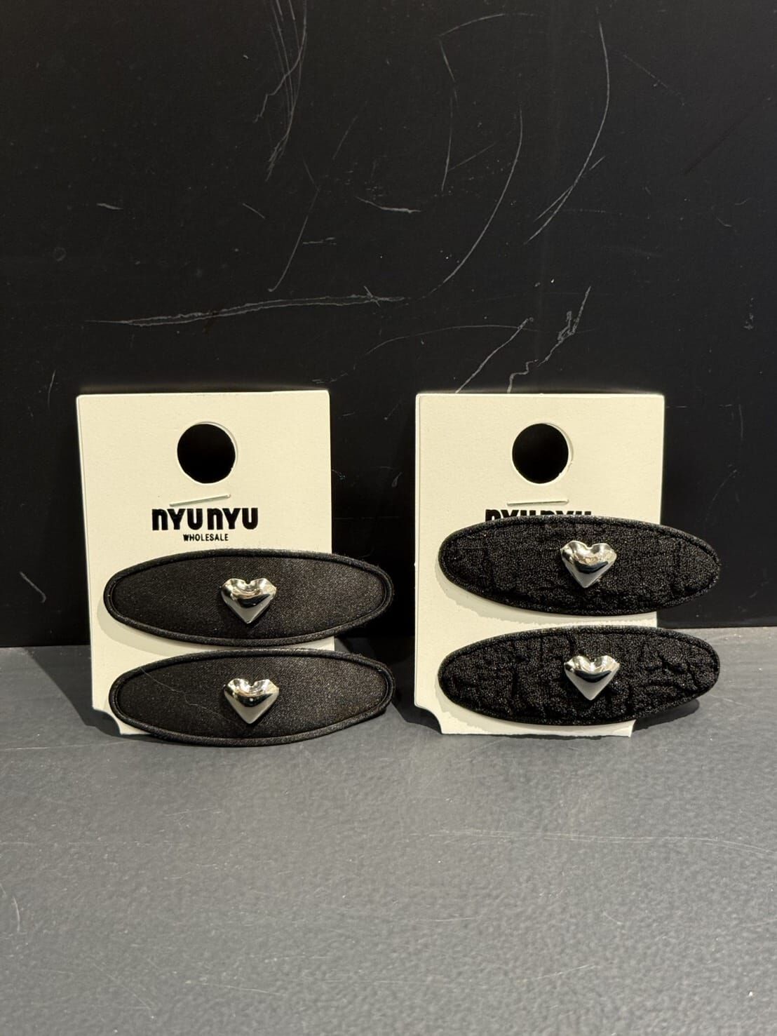 NU5508 心心黑色髮夾 *特價* (充值購物金不適用)