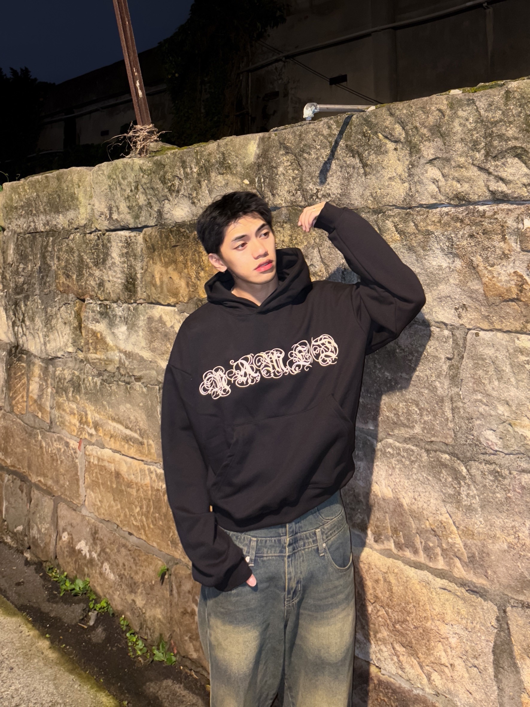 歌德字體刺繡帽t