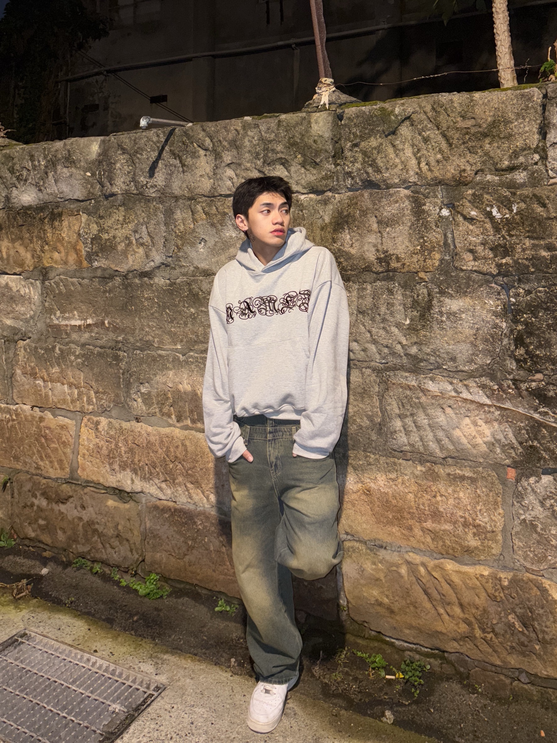 歌德字體刺繡帽t