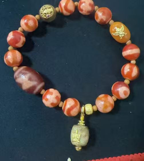 0205XZ102-西藏天珠-红肉多宝手串（A102）