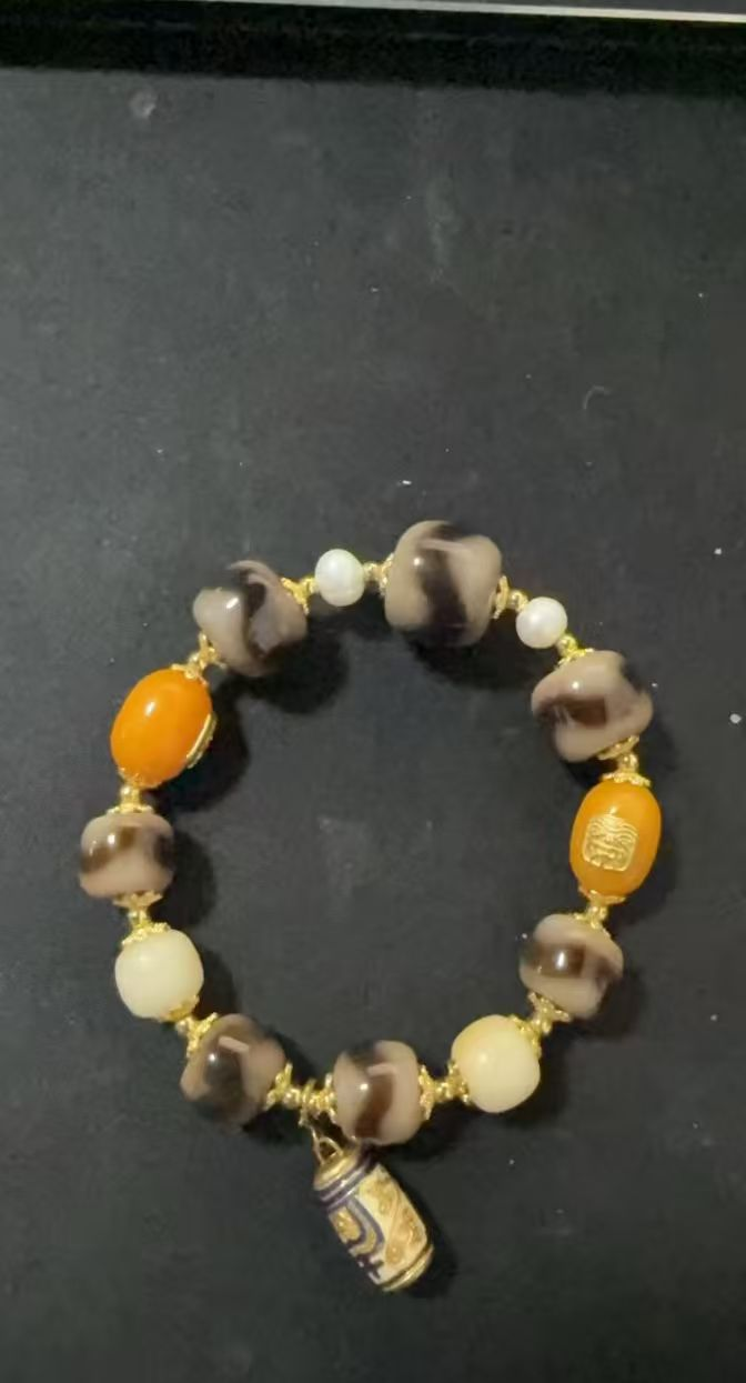 0205XZ107-西藏天珠-至纯虎牙手串（A107）