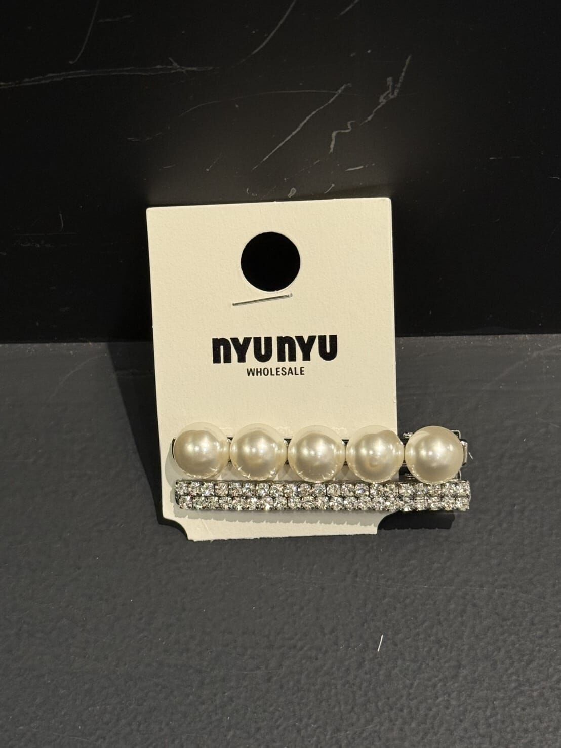 NU5541 華麗珍珠鑽一字夾 *特價* (充值購物金不適用)