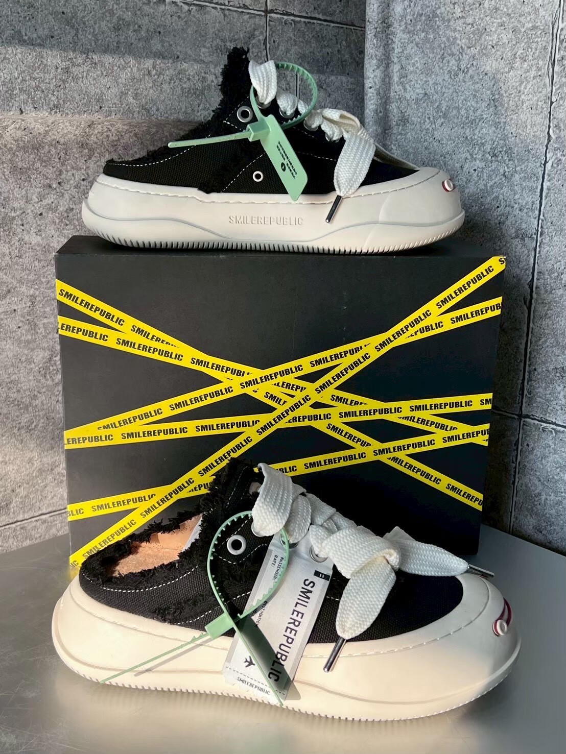 SMILEREPUBLIC 黑白解構厚底鞋 半拖