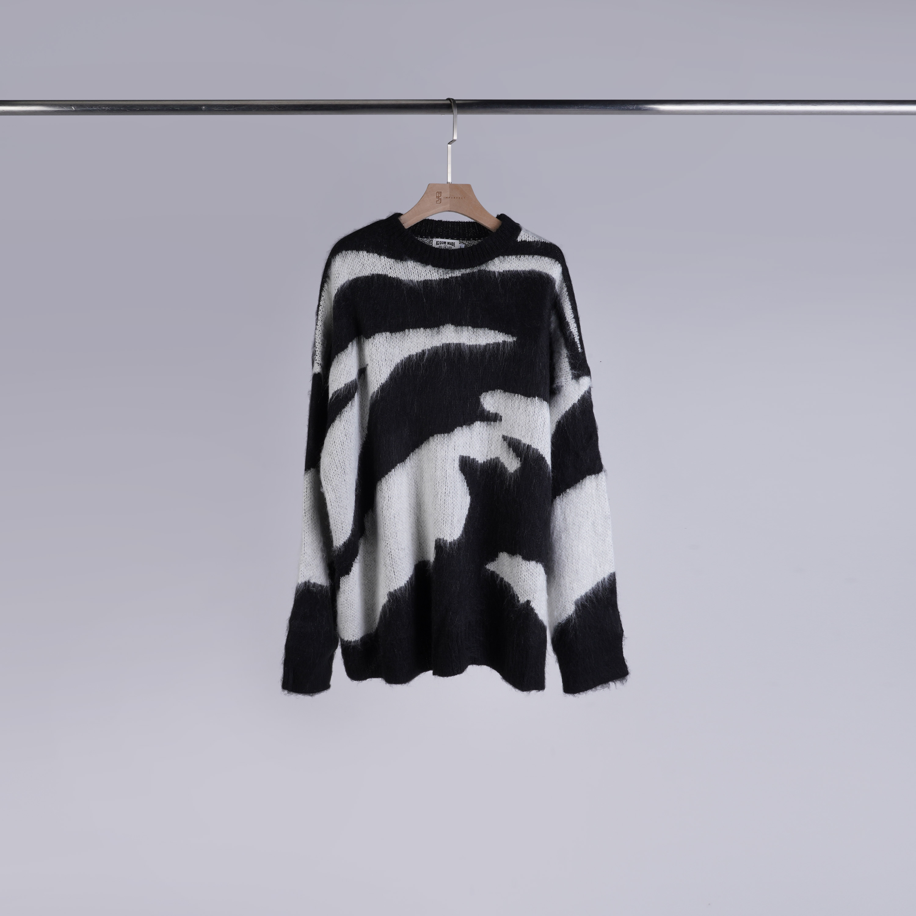 不規則撞色毛毛針織上衣 | M-L | OREO黑