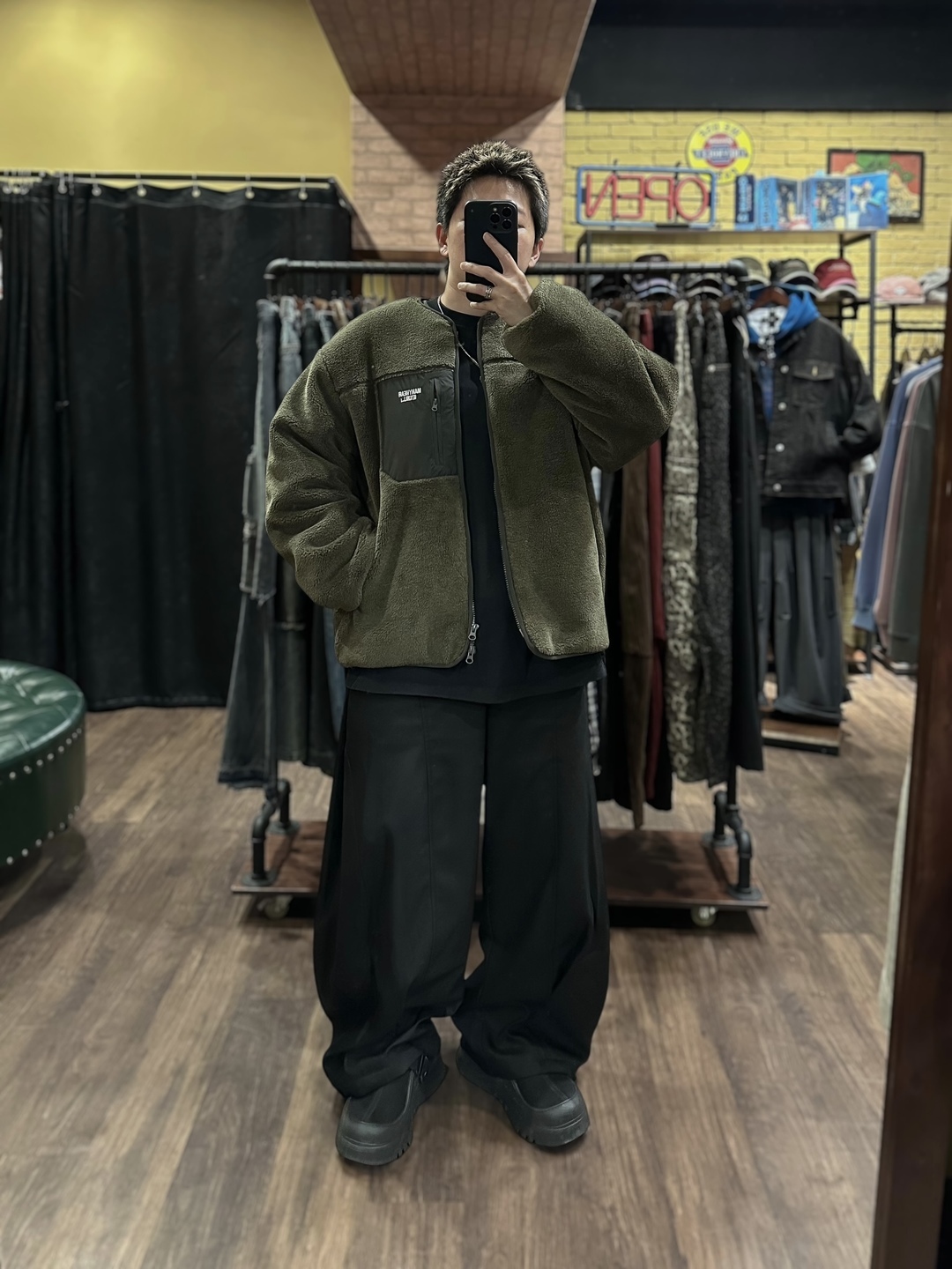 異材質拼色袋搖粒絨外套