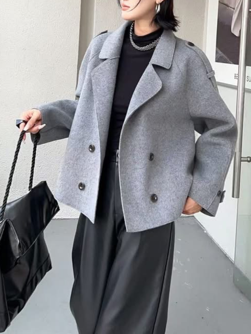 懶人穿搭救星｜不用想就好看的短版大衣外套