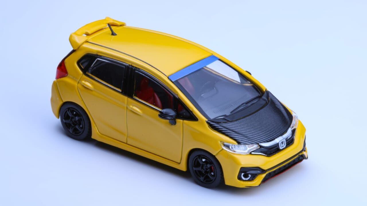 PO-$140 * MICRO GARAGE * 1:64 HONDA FIT GK5 RS YELLOW (原色頭冚)