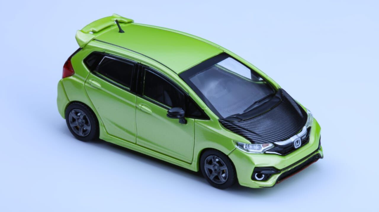 PO-$140 * MICRO GARAGE * 1:64 HONDA FIT GK5 RS GREEN (原色頭冚)