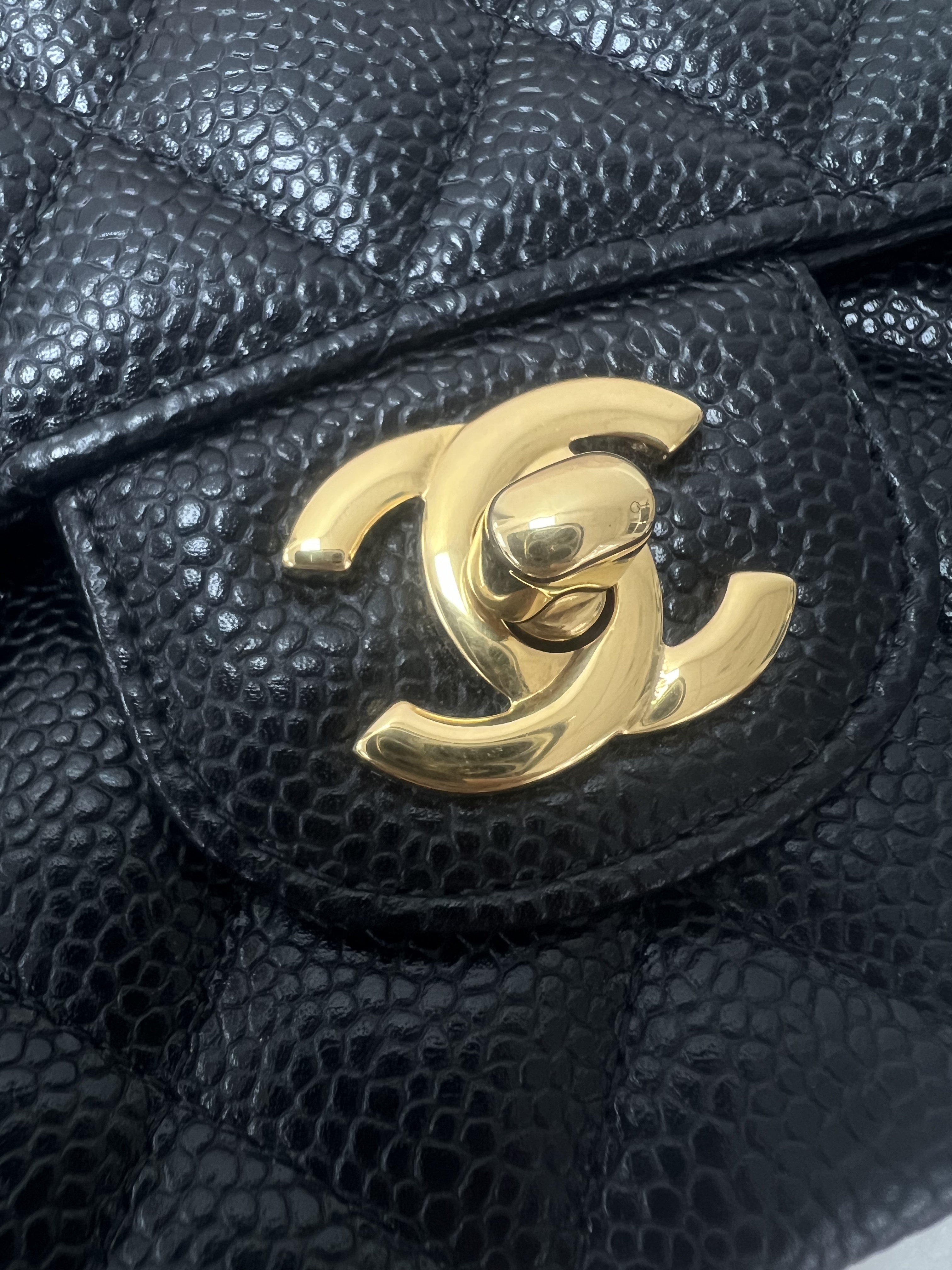 Chanel classic flap cf 25 medium (black caviar/ GHW 24 series)