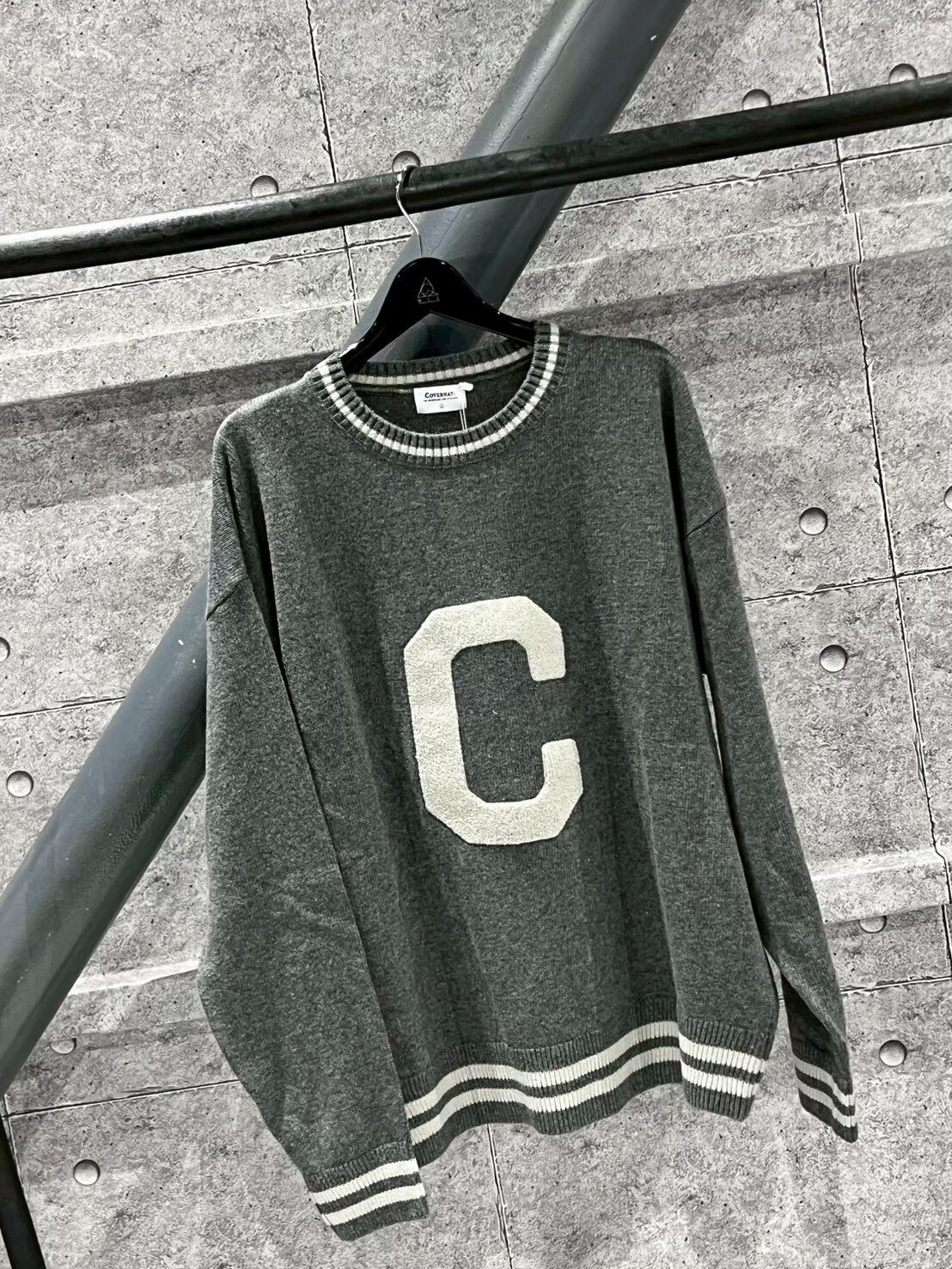 韓國品牌 COVERNAT 質感深灰大C針織毛衣