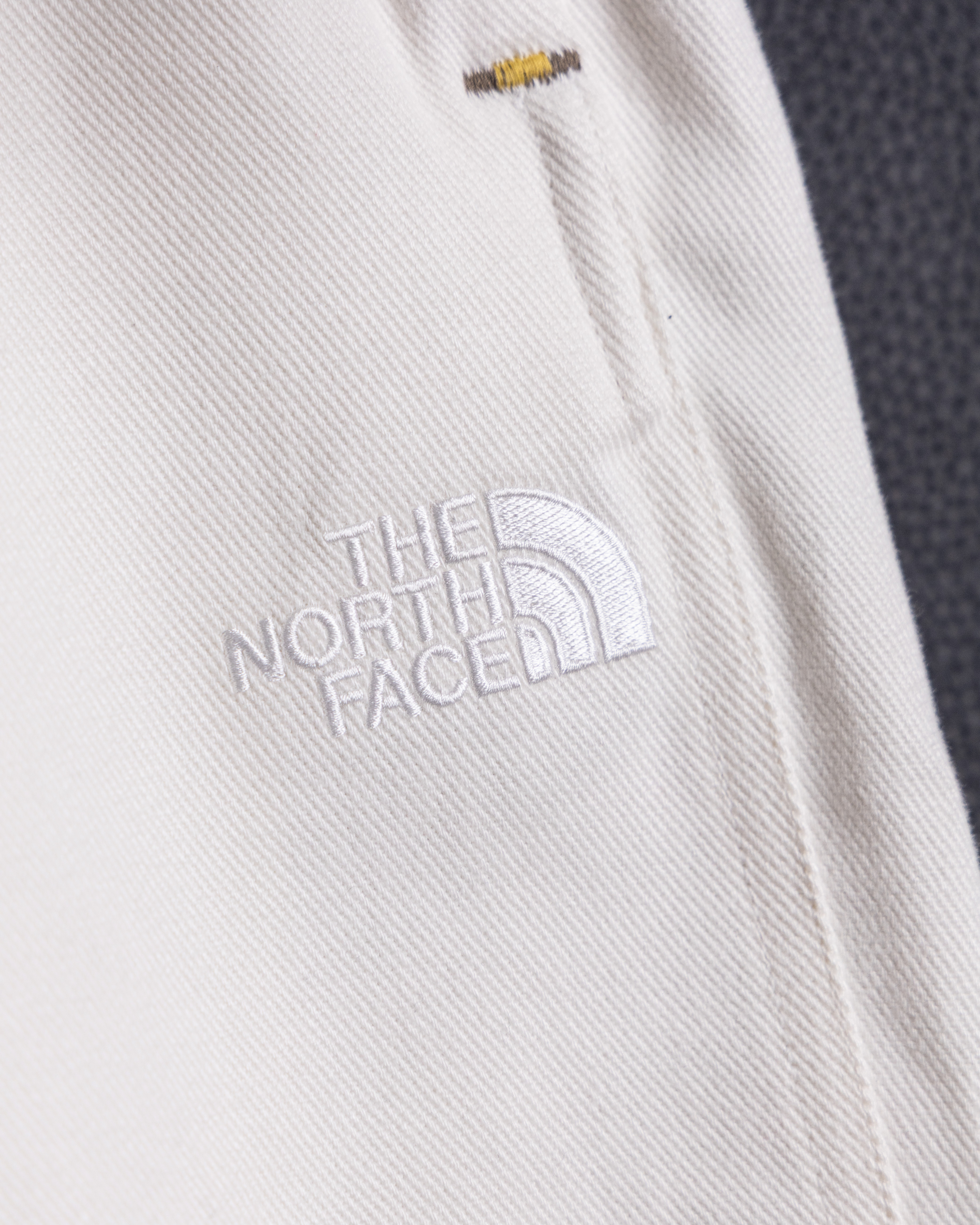 -（E13c02)-THE NORTH FACE M YOTH RAVINE PANTS 男生 附腰帶 北臉 長褲 米白色-NF0A8DQV