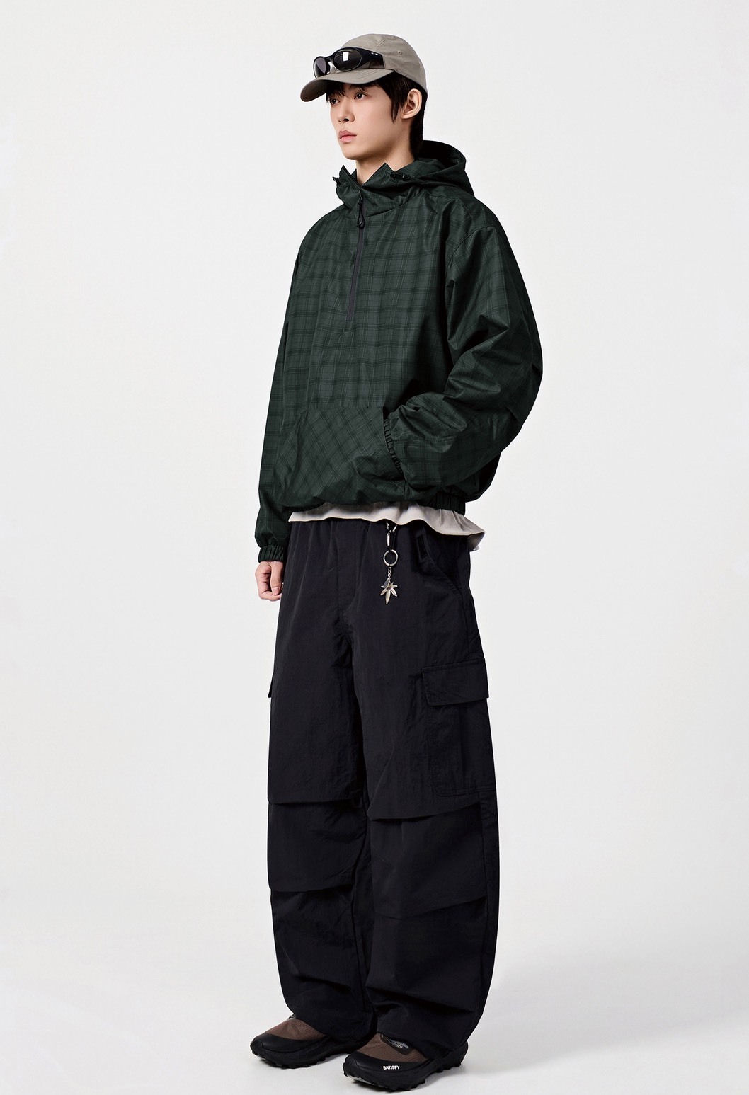 【OWN】Dimitri Black 寬褲 長褲 弧形 工裝褲 降落傘褲 尼龍 防風 防潑水 秋冬 不分男女 黑色 橄欖綠