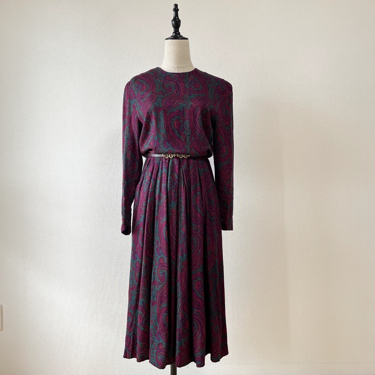 美國製神秘感紫綠色大腰果花古著連身裙