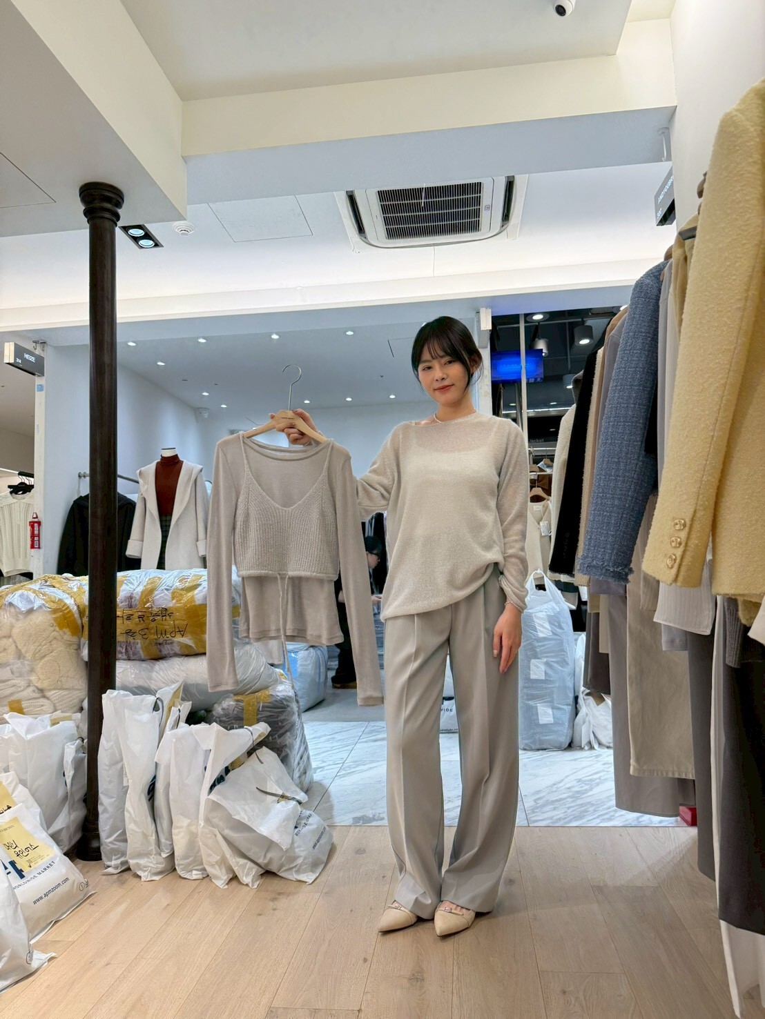 AY5518 薄針織套裝